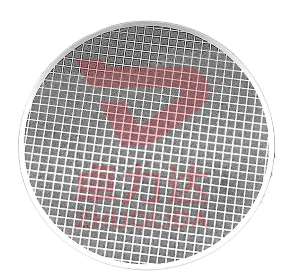 What are the characteristics and applications of etching